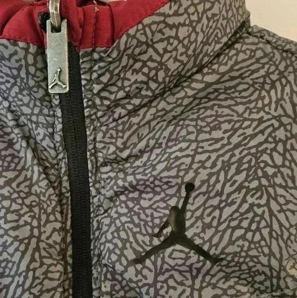 Nike Jordan Reversible Puffer Vest Youth L (12-13) Red Elephant Print Insulated - Picture 5 of 7